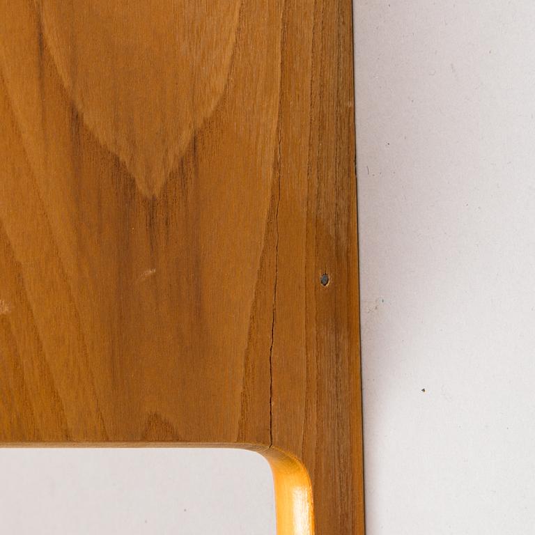 Seinähyllyjä, 2 kpl, 1900-luvun puoliväli.