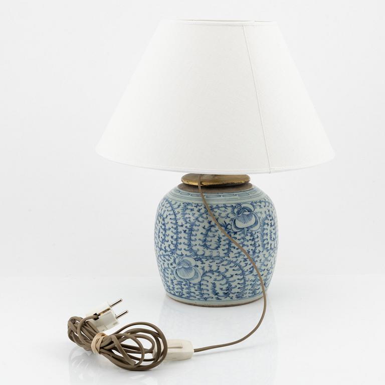 A Chinese blue and white jar/table lamp. Qing dynasty, late 19th Century.