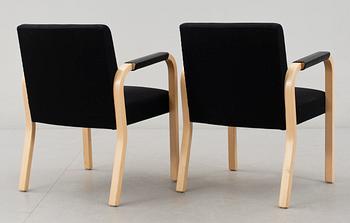 KARMSTOLAR, 1 par, modell 45, Alvar Aalto, Artek, Finland.