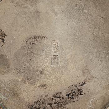 Saltkar / miniatyrer sju stycken, samt netsuke, delvis silver och buxbom, Japan, delvis Meiji (1868-1912).