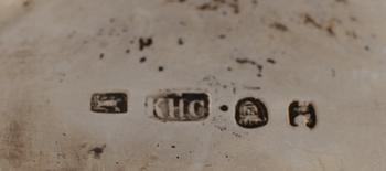 SOCKERSKÅL och MJÖLKKANNA, försilvrad metall, nyrokoko, omkr 1900.