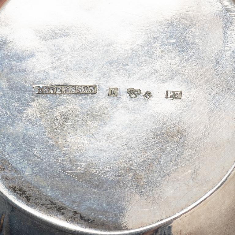 Vas samt två skålar, silver, Sverige 1917-1919.