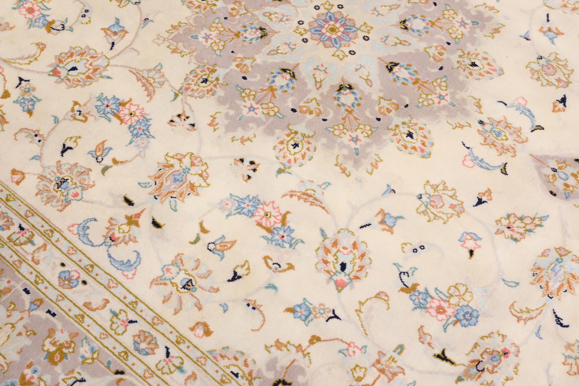 A Keshan carpet, approx. 300 x 206 cm.
