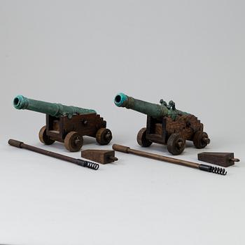 A pair of decorative canons, "Vasa 1628", Svensk Metallkonst AB, Karlskrona.