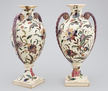 URNOR, ett par, porslin, Rörstrand, 1800-talets slut.