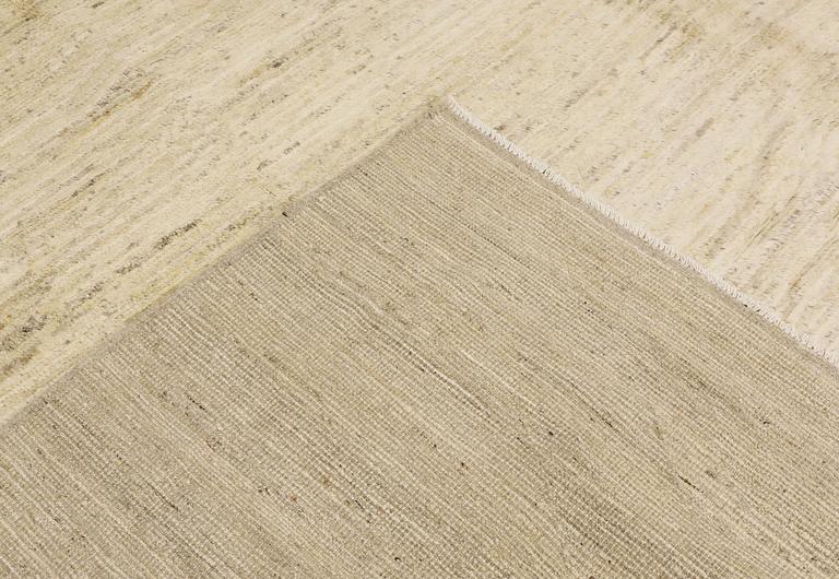 Matta, Marocko design, ca 292 x 258 cm.