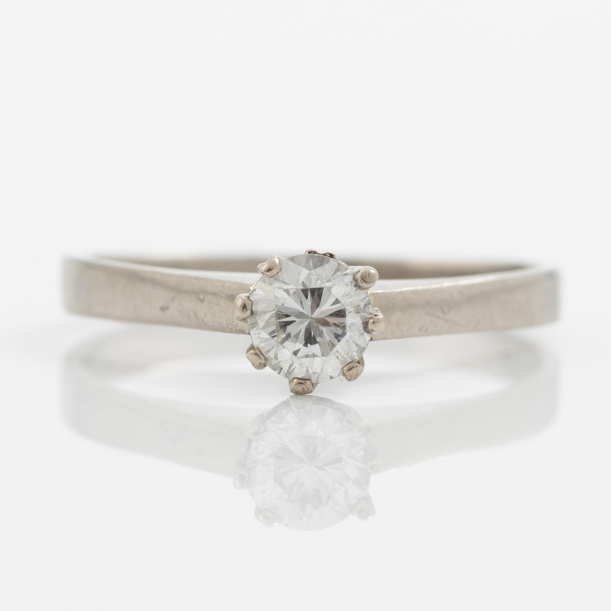 Ring, solitaire ring in 18K white gold with brilliant-cut diamond.