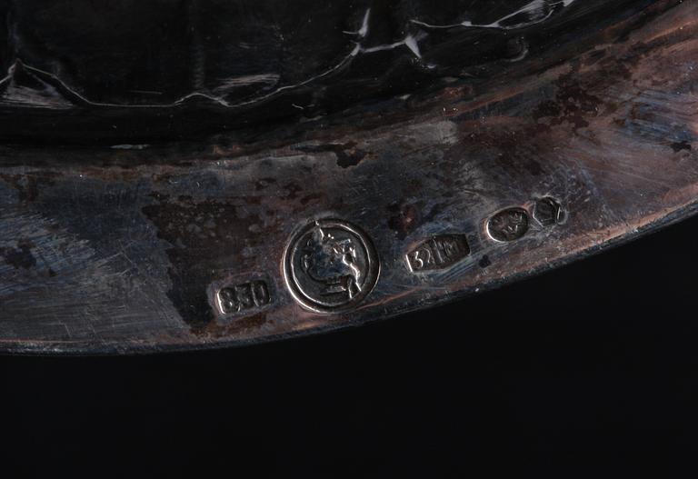 BRICKA, silver. Svenska importstämplar.