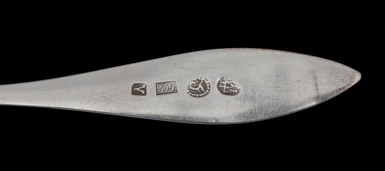 MATSKEDAR, 7 st, silver, bl a 1700-tal. Tot vikt 394 g.