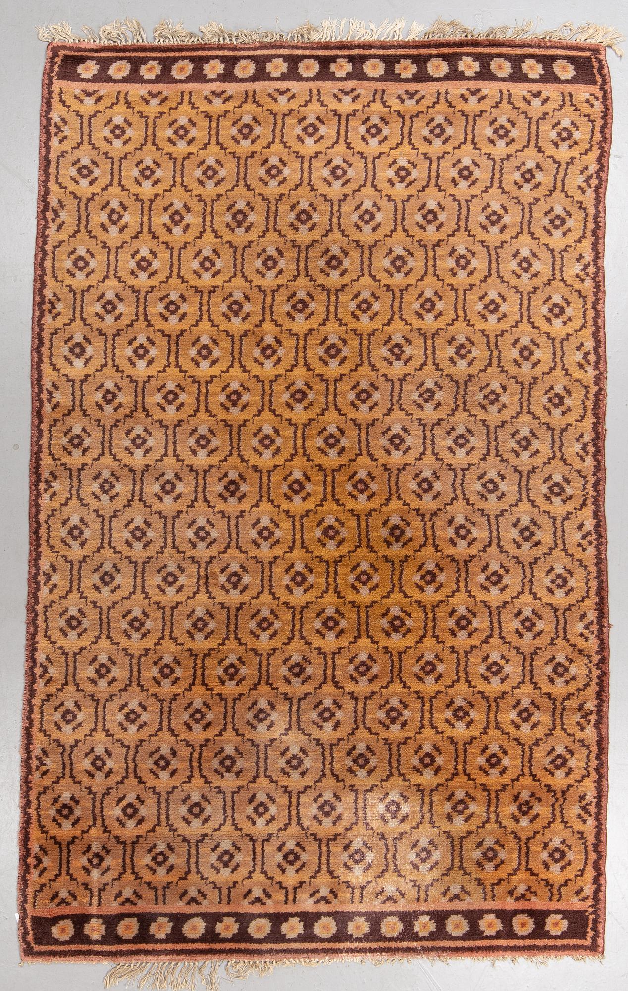 Konstfliten, a carpet, ca 303,5-306 x 190-193 cm, Gothenburg the 1920's.