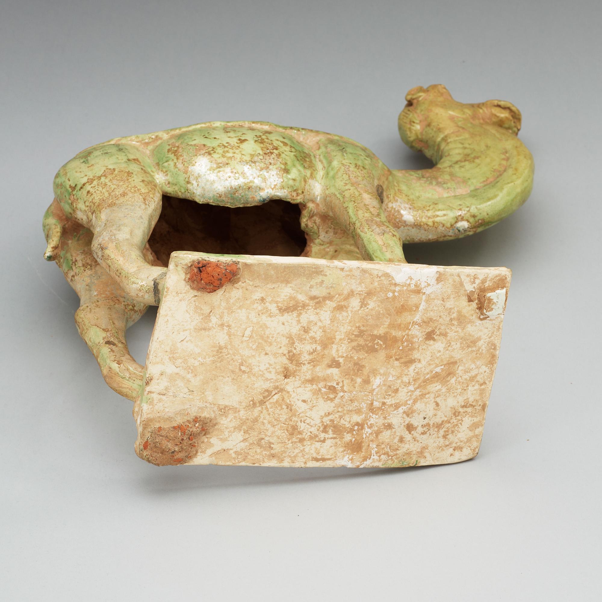 SKULPTUR, lergods. Tang dynastin (618-907).