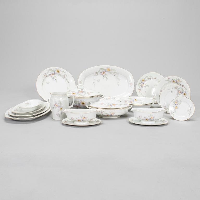 A 100-pc porcelain dinner service, Gebrüder Benedikt, Czechoslovakia, mid-20th century.