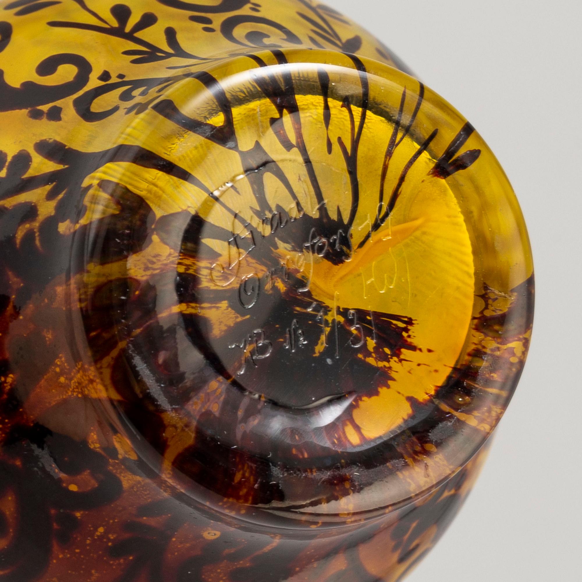 SIMON GATE, a "small graal" vase, Orrefors 1919, signed.