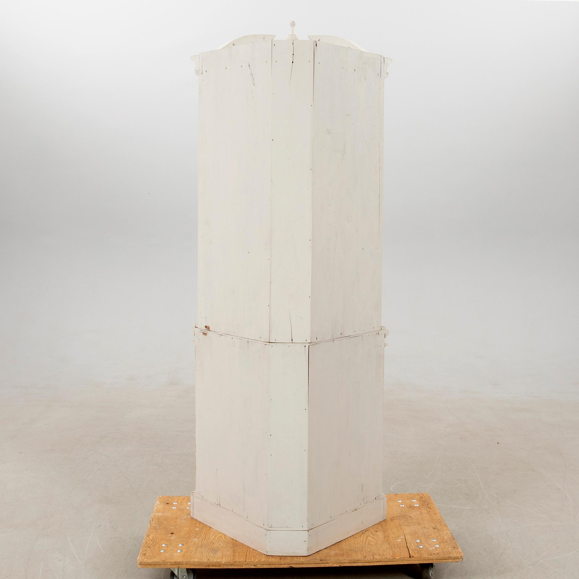 Corner cabinet, Gustavian style, mid/second half of the 20th century.