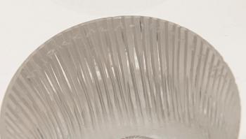 VAS, 2 st, glas, "Kantarell" och "Fölfot", signerad Tapio Wirkkala, Iittala. 1900-talets mitt.