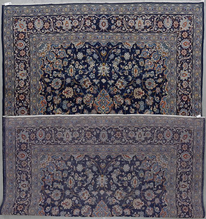 A Keshan carpet, ca. 465 x 294 cm.
