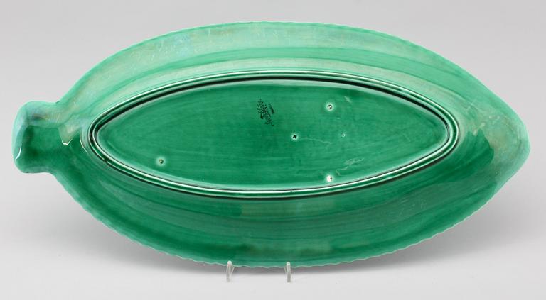 FISKFAT, porslin, Sarreguemine, Frankrike, 1900-talets första hälft.