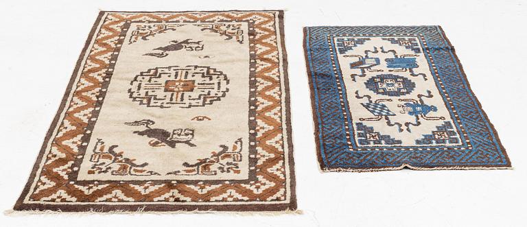 Rugs 2 pcs China, Antique/semi-antique, 122 x 64 cm and 164 x 87 cm respectively.