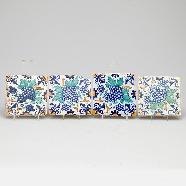 KAKELPLATTOR /-FLISOR, 4st, keramik, Holland, 1600-talets första hälft.