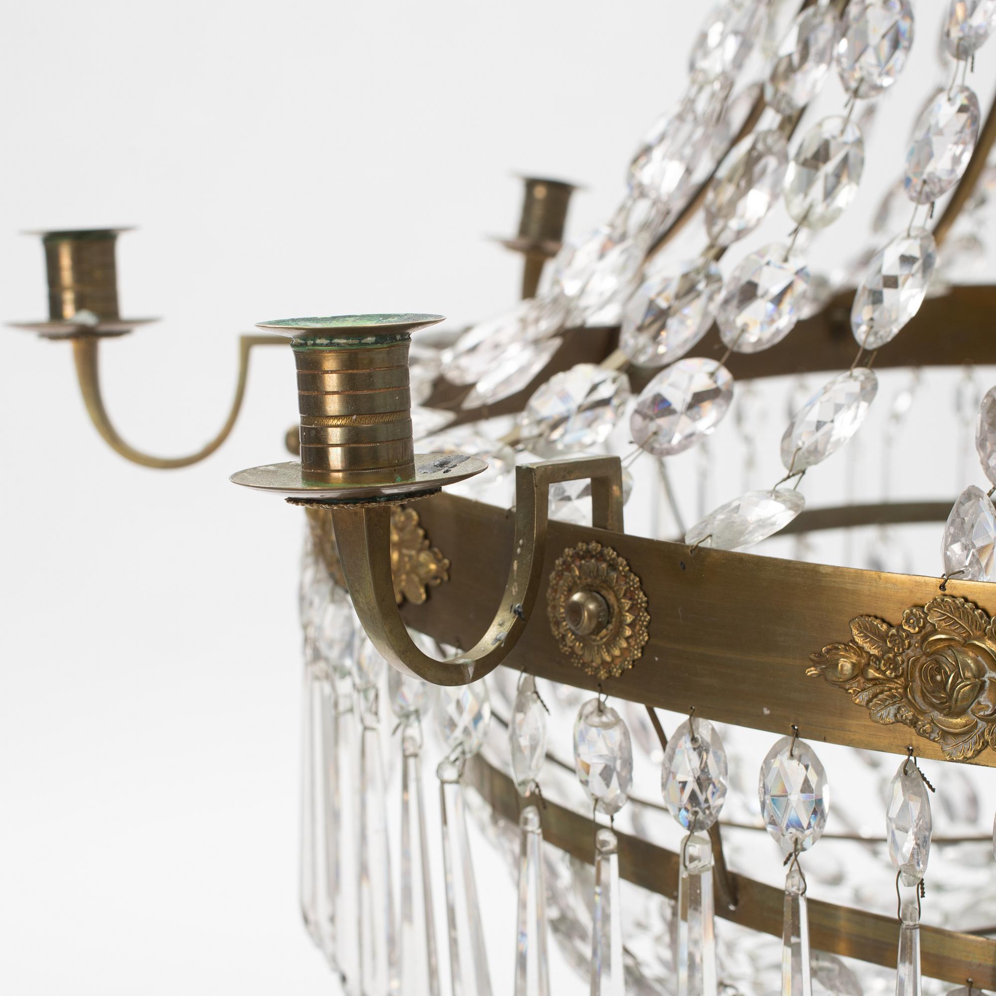 A late Gustavian eight-light chandelier, around 1800.