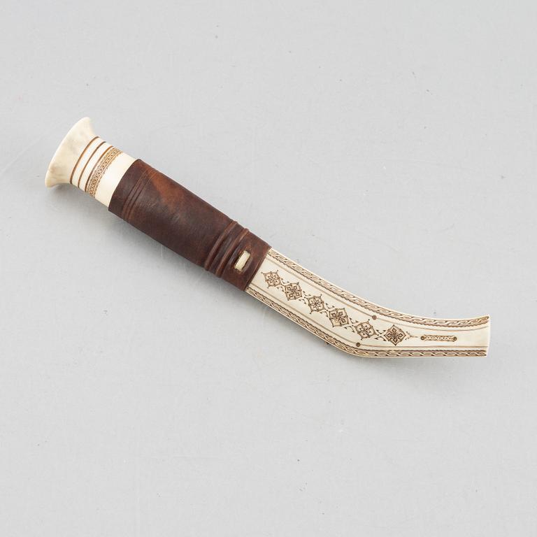 Svante Larsson, a reindeer horn knife, Lappträsk.