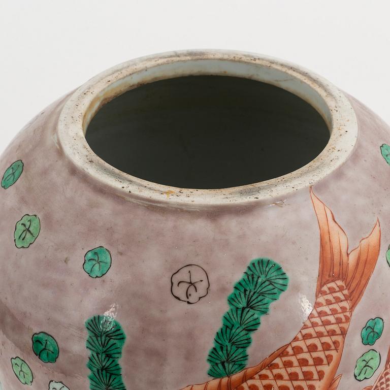 Vas, porslin, Kina, Kangxistil, Qingdynastin, 1800-tal.