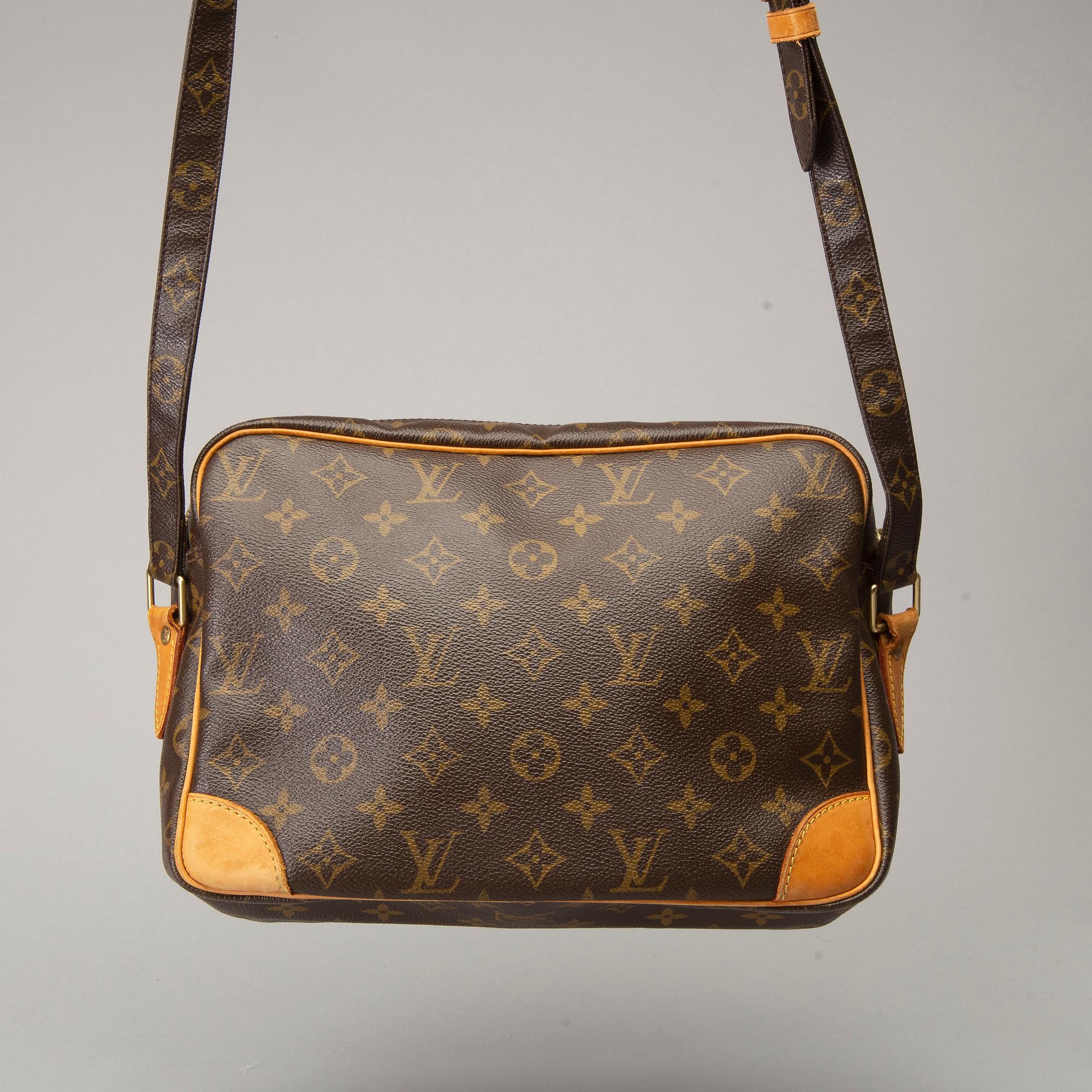 LOUIS VUITTON, axelbandsväska, crossbody.