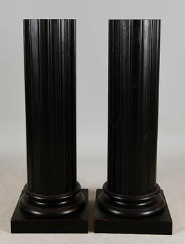 PIEDESTALER, 1 par, gustaviansk stil, 1900-tal.