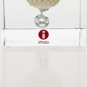 OIVA TOIKKA, An annual glass cube, signed Oiva Toikka Nuutajärvi 2009 and numbered 438/2000.