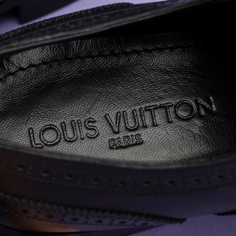 LOUIS VUITTON, shoes, size 42,5.