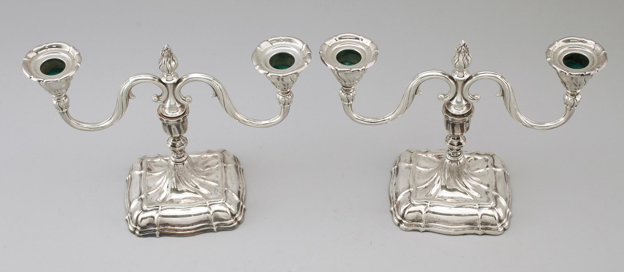 KANDELABRAR, 1 par, silver, svenska importstämplar, 1900-talets första hälft.
