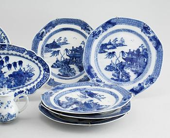 Ten blue and white chinese dishes from the 18th century.