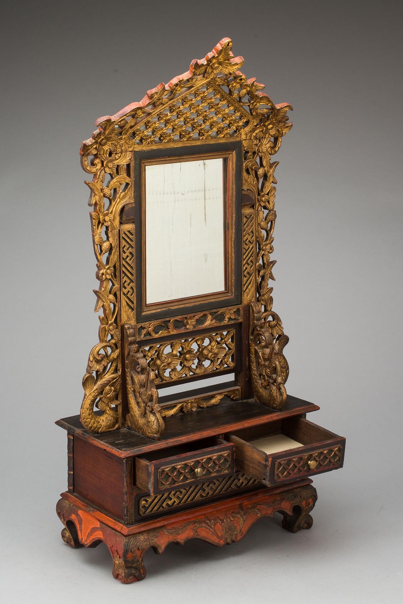 BORDSSPEGEL, Kina. 1900-tal.