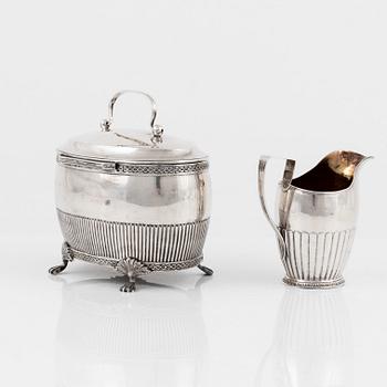 Sockerskrin och gräddkanna, silver, empire, Stockholm, Sverige, 1819-27.