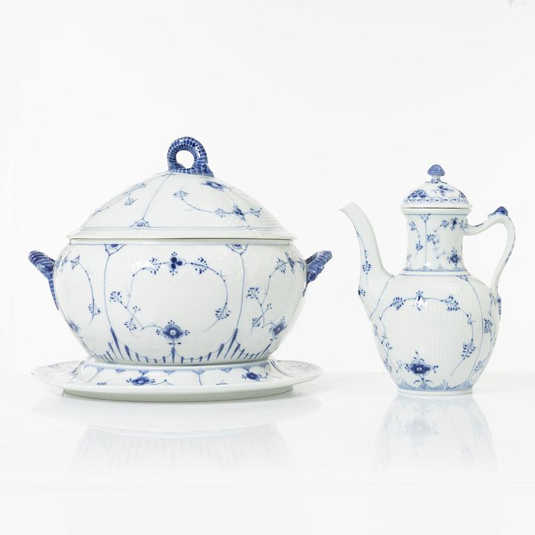 Royal Copenhagen, dinner and coffee service, 81 pcs, Blue Fluted, Full and Half Lace.