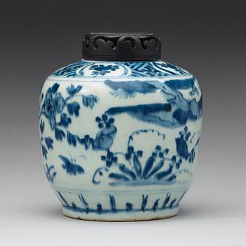 A blue and white jar, Ming dynasty, 17th Century.