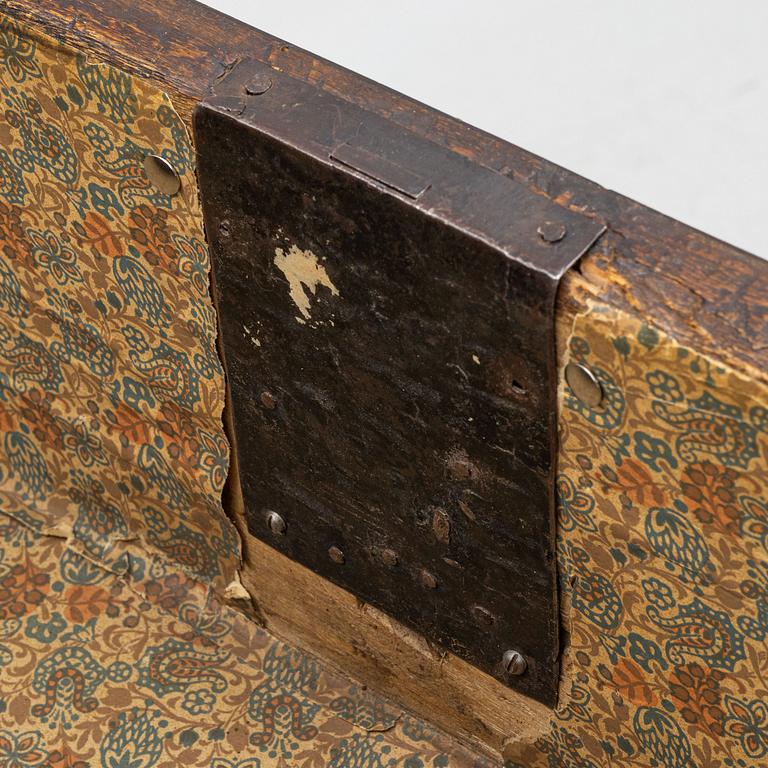 Chest of drawers, Louis XVI, the Netherlands, circa 1800.