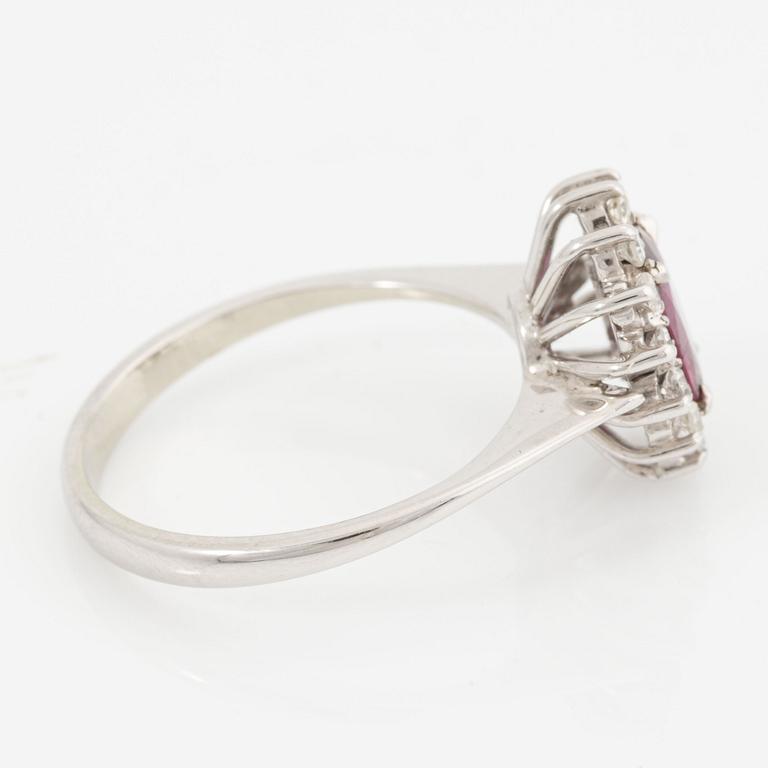 Ring, 18K white gold with ruby and octagon-cut diamonds.