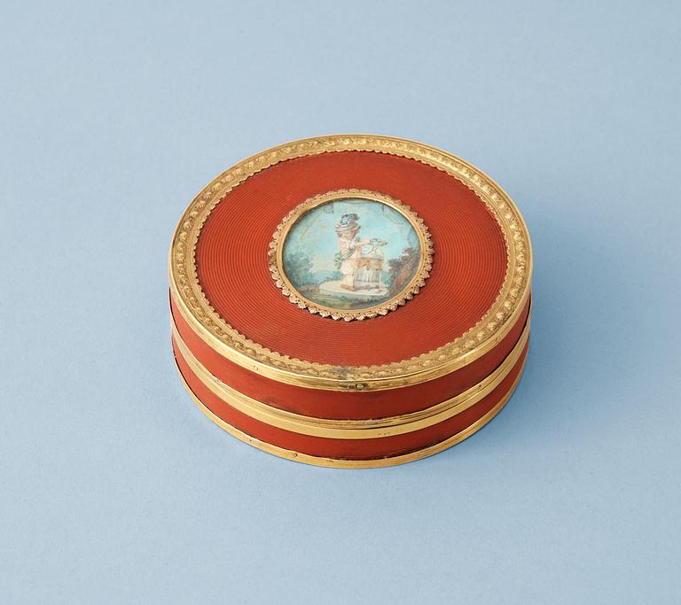 A French 18th century laqure and tortoiseshell snuff-box.