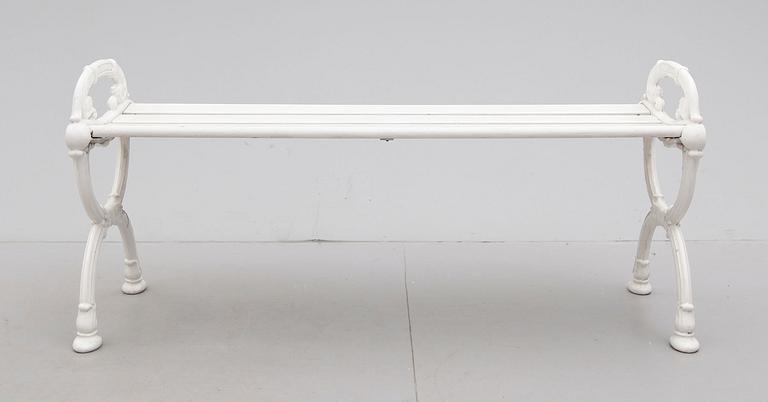 TRÄDGÅRDSBÄNK, Byarum, 1900-talets andra hälft.