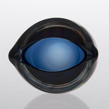 a KF 233 glass bowl / vase, signed K. Franck Nuutajärvi Notsjö -63. In production 1951-1968.