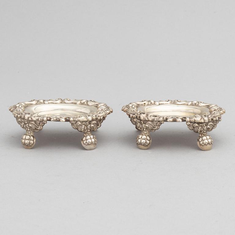 Carl Tengstedt, nålfat, ett par, silver, nyrokoko, Göteborg 1843.
