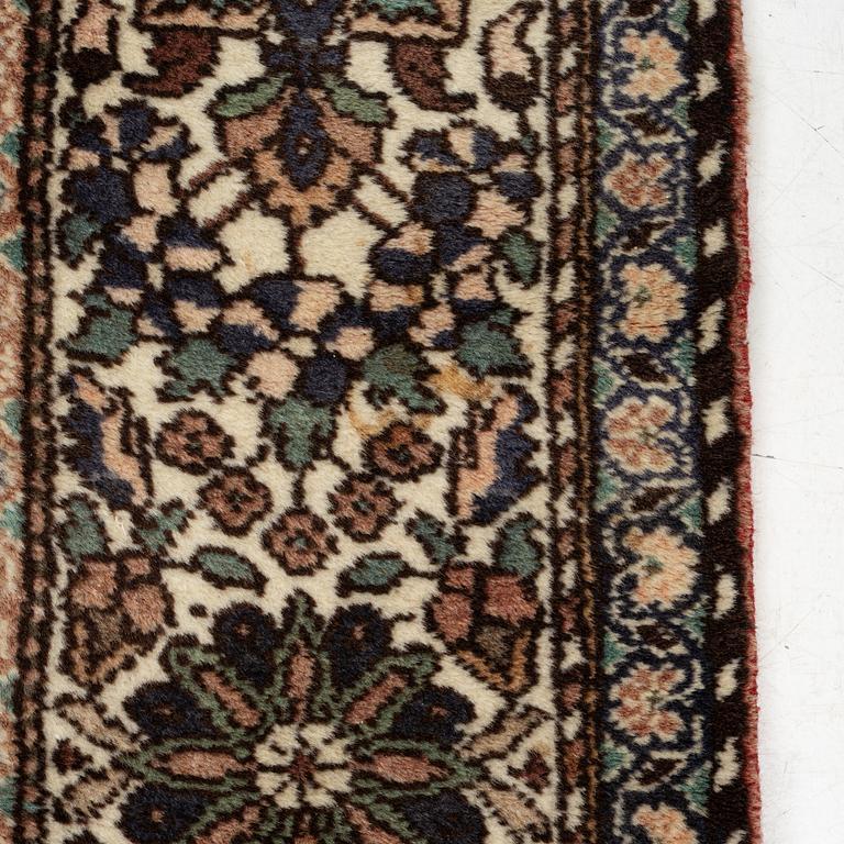 Carpet, Old Bakhtiari, approx. 301 x 223 cm.
