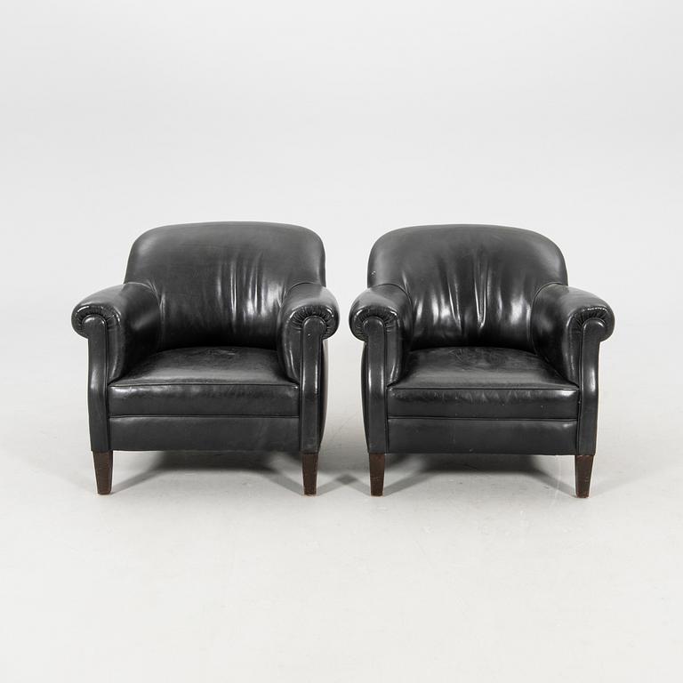 Club armchairs, 1 pair, circa 1900.