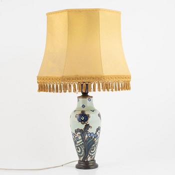 Table lamp, porcelain, mid-20th century.