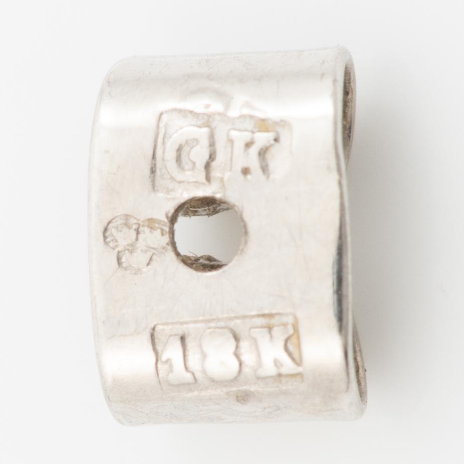 Örhängen, 18K vitguld med briljantslipade diamanter och pärlor.