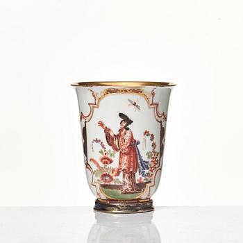 Kopp med fat, porslin. Meissen, 1730/40-tal.
