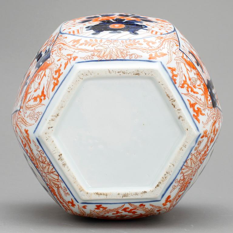YTTERFODER, porslin, Imari, Japan, omkring år 1900.