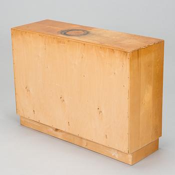 Aino Aalto, kirjahylly /kirjakaappi, malli 404, O.Y. Huonekalu- ja Rakennustyötehdas A.B, 1950-luvun alku.