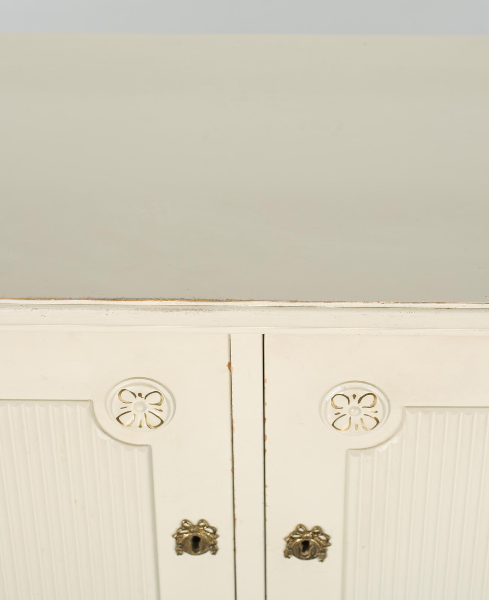 SIDEBOARD, gustaviansk stil, Tibro, 1900-tal.